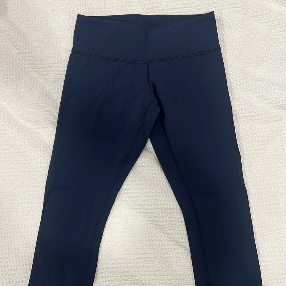 LULULEMON CROPPED NAVY LEGGINGS